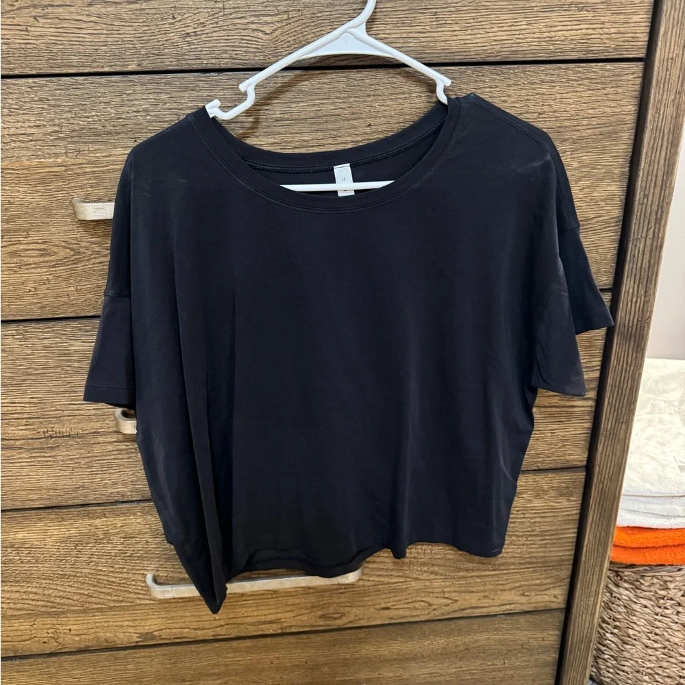 Lululemon Cates Tee - Picture 1 of 2
